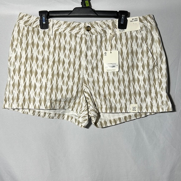 a.n.a Pants - A.n.a. Womens 14 tan white mid-rise twill shorts new with tags